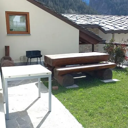 Villaggio delle Alpi-2